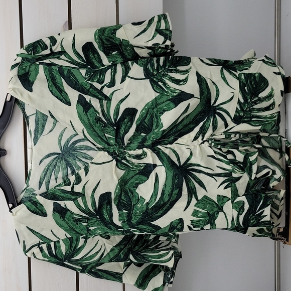 NWT, Size 2, H&M Tropical Print Blouse - Picture 4 of 4